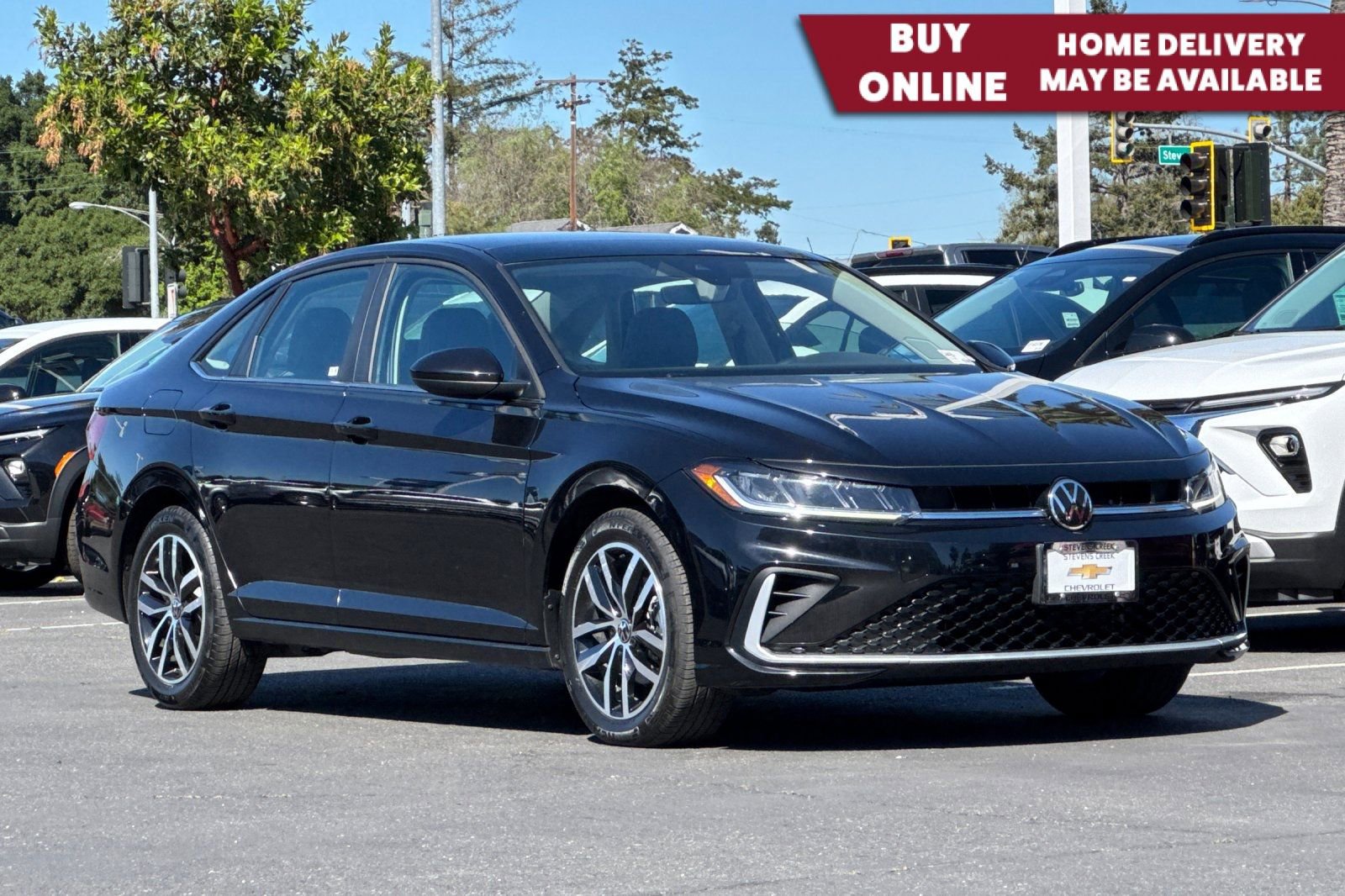 Used 2025 Volkswagen Jetta SE image 1