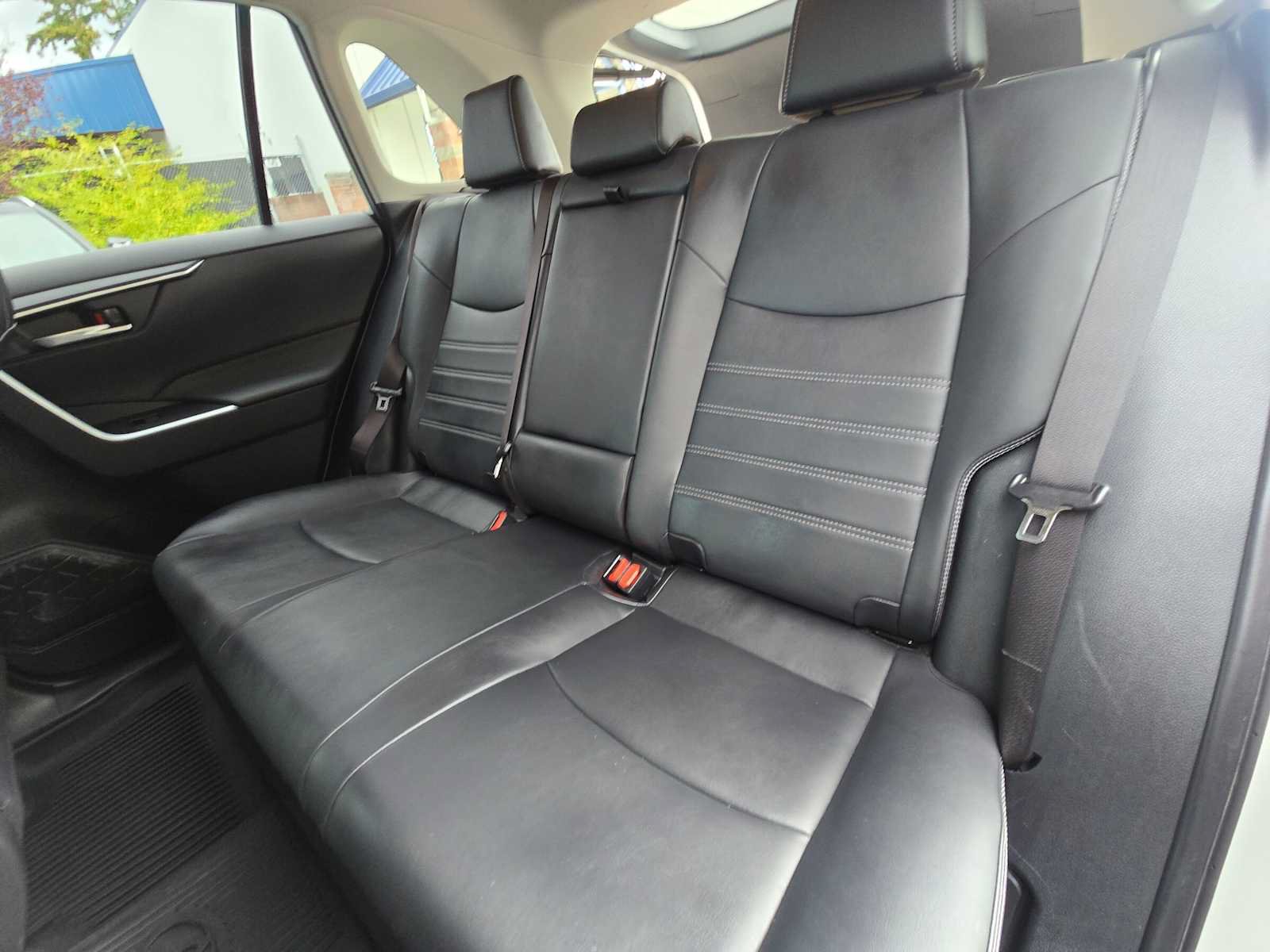 Used 2021 Toyota RAV4 XLE Premium AWD/4WD image 17