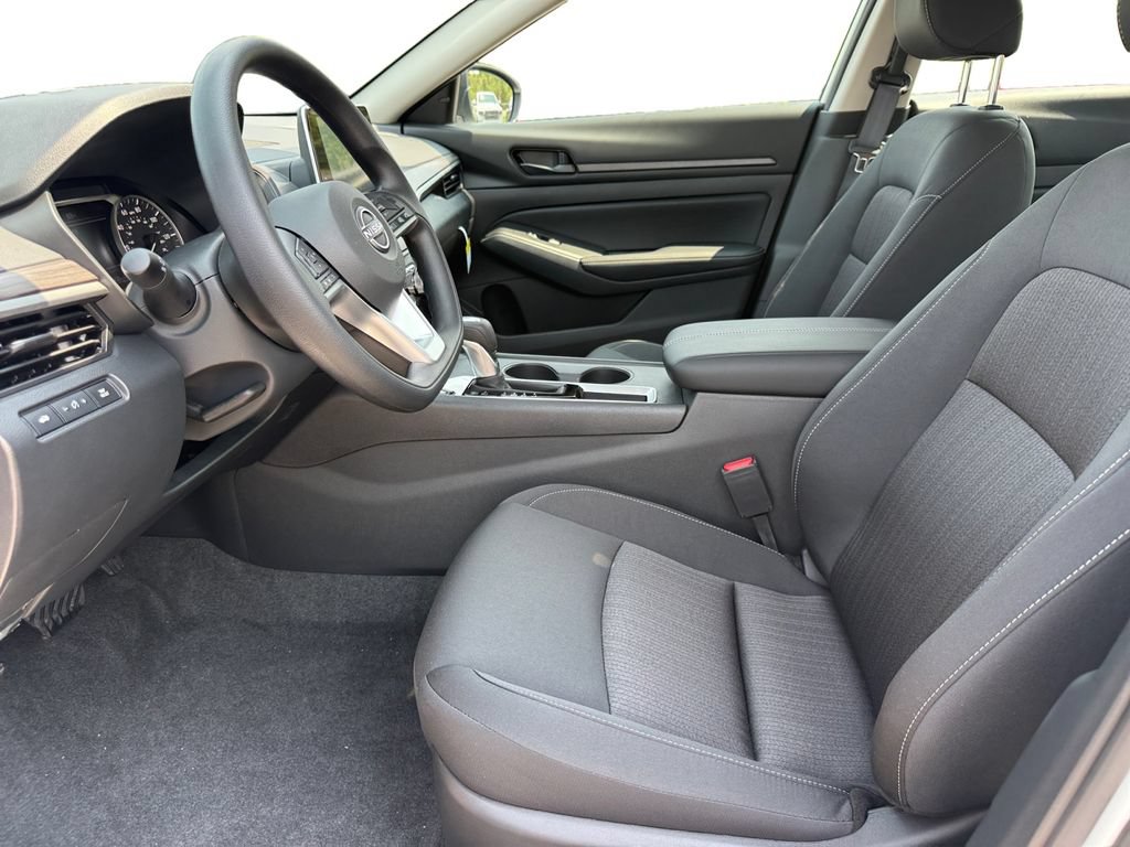New 2026 Nissan Altima 2.5 SV FWD image 9