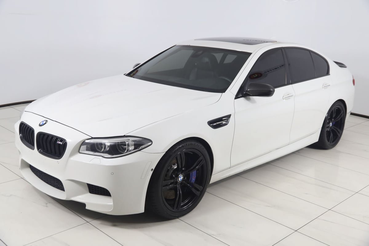 Used 2015 BMW M5 RWD image 23
