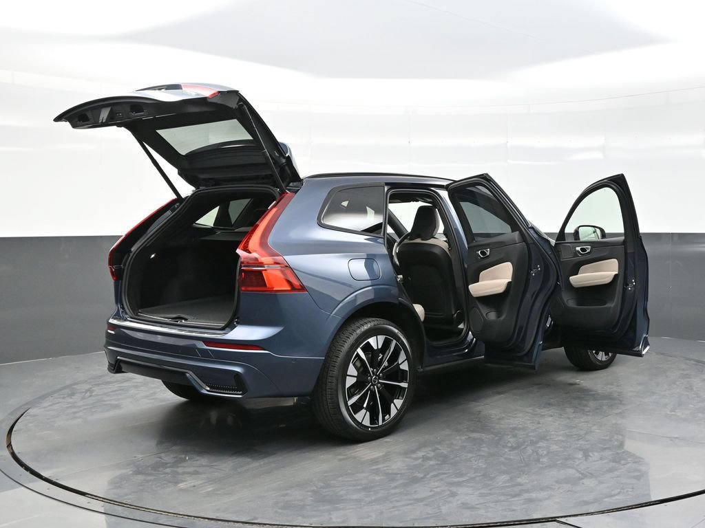 New 2026 Volvo XC60 B5 Plus w/ Climate Package AWD/4WD image 43