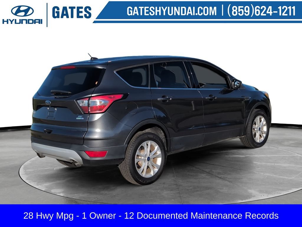 Used 2017 Ford Escape SE AWD/4WD image 2