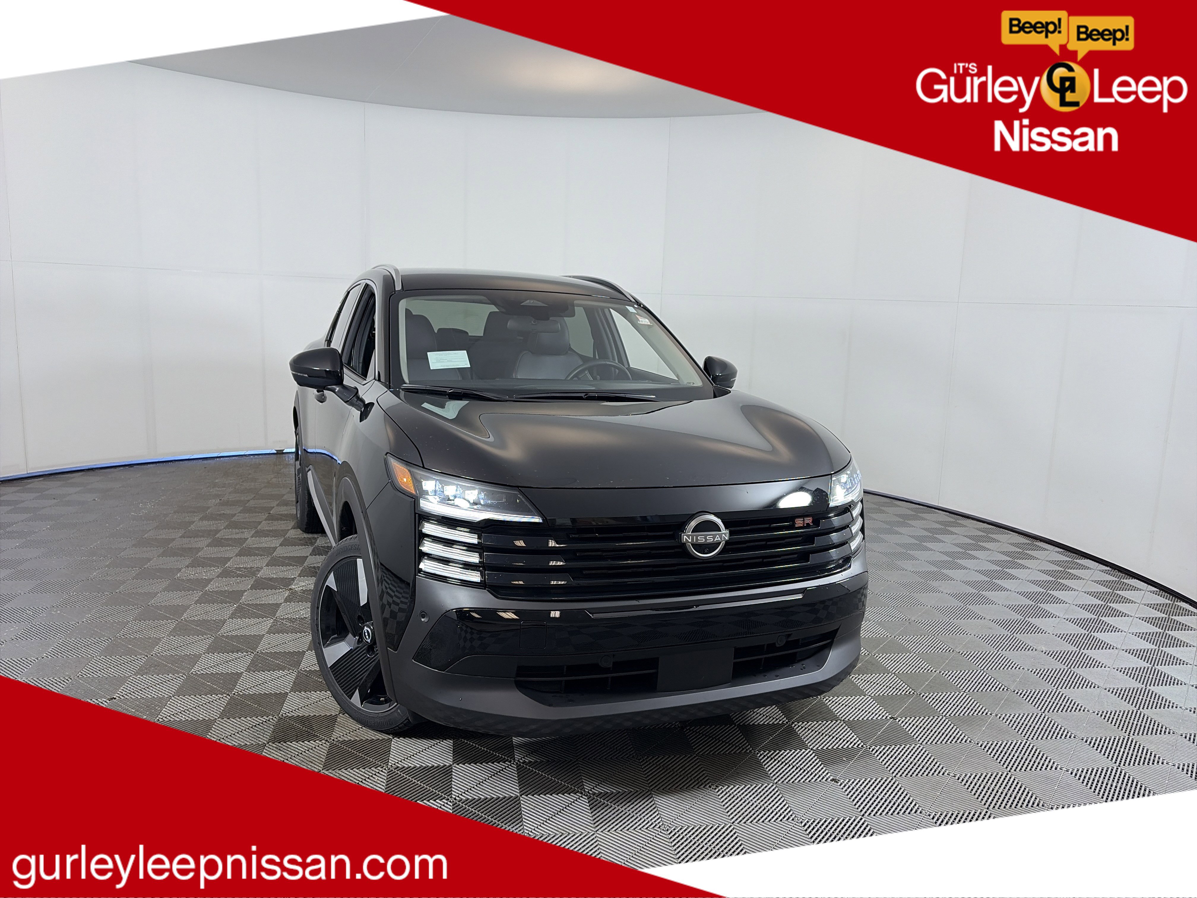 Used 2025 Nissan Kicks SR image 1
