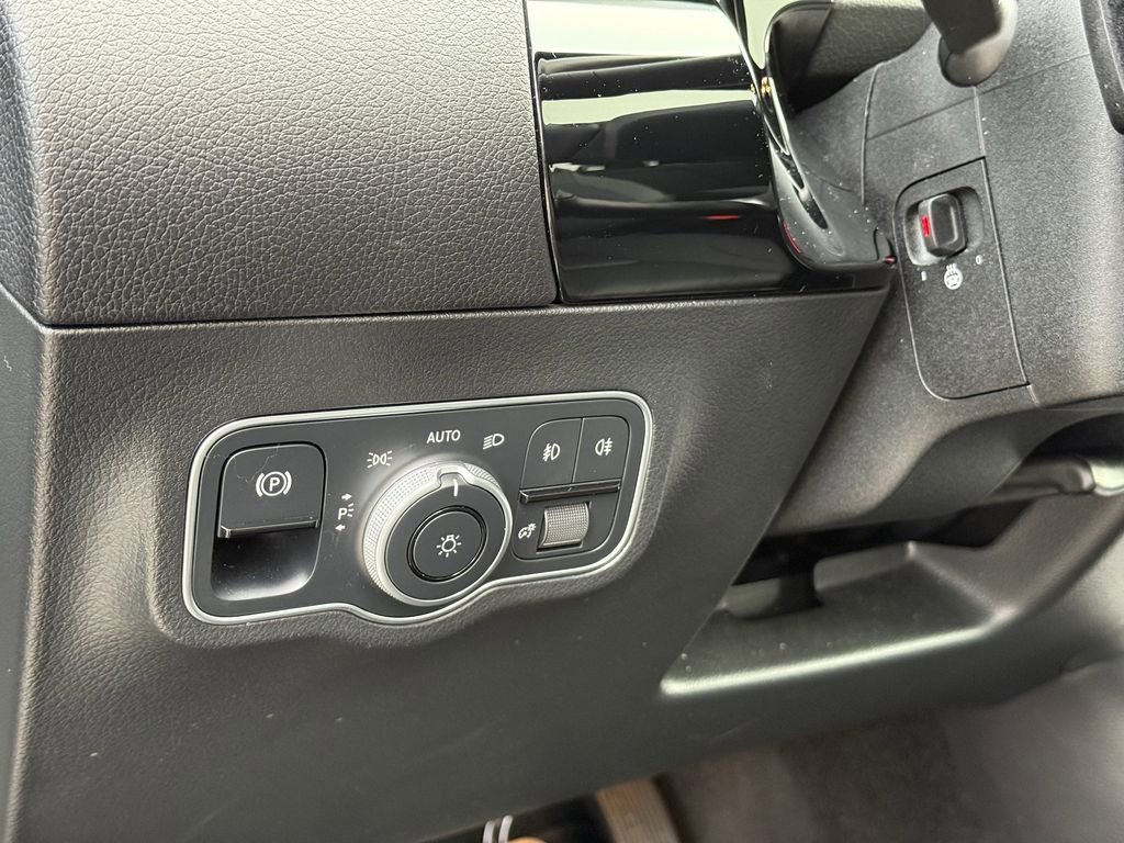 Certified 2025 Mercedes-Benz GLA 250 4MATIC image 18
