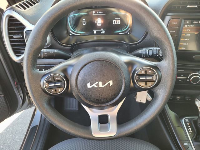 Used 2025 Kia Soul LX FWD image 18