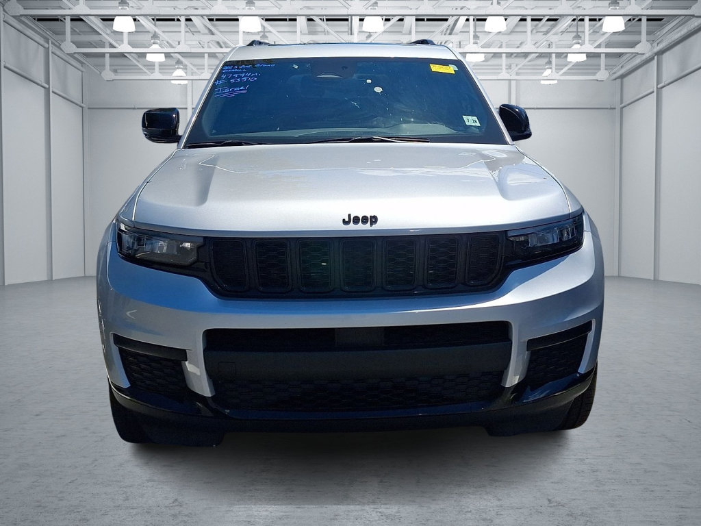 Used 2023 Jeep Grand Cherokee L Laredo AWD/4WD image 2