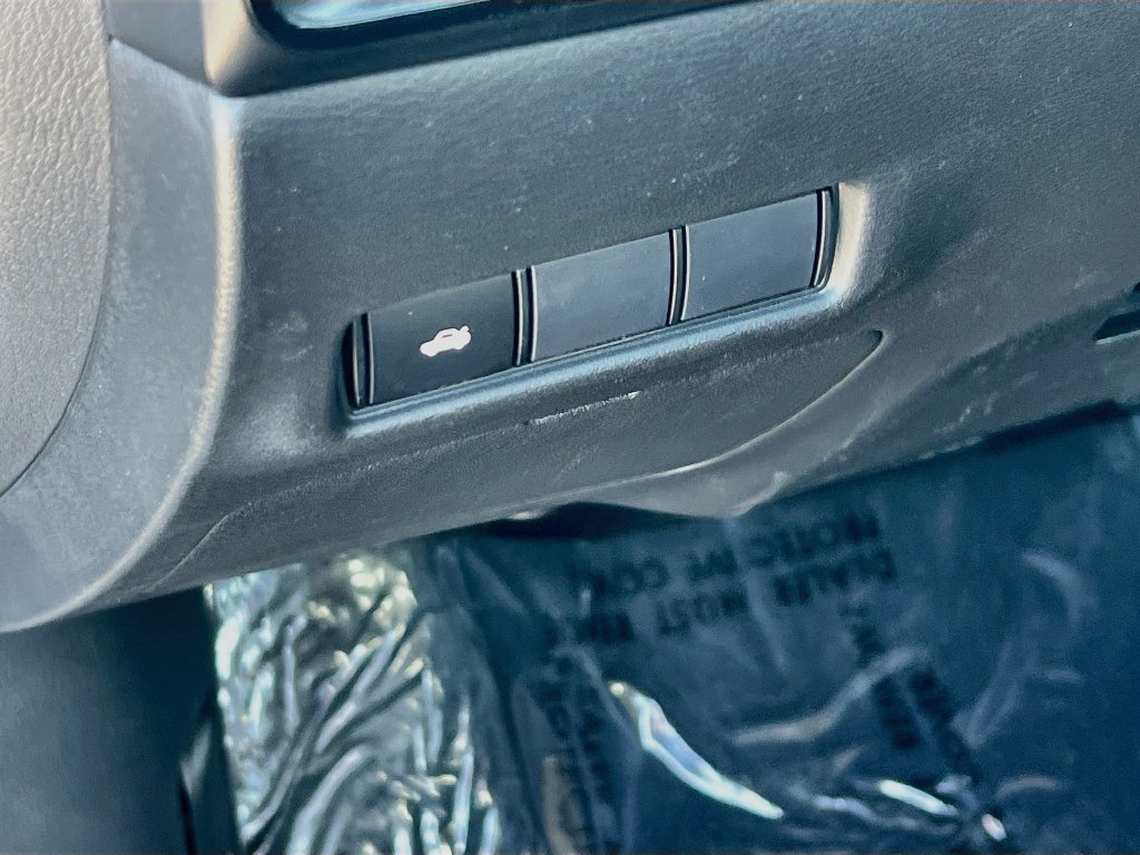 New 2027 Nissan Sentra SR w/ Floor Mat Package FWD image 10