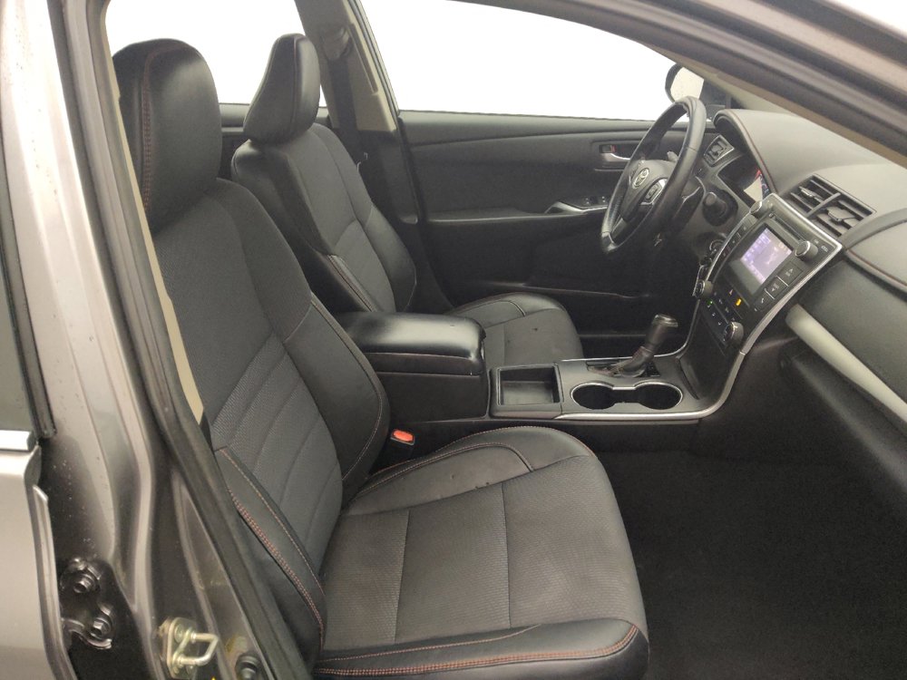 Used 2016 Toyota Camry SE image 21