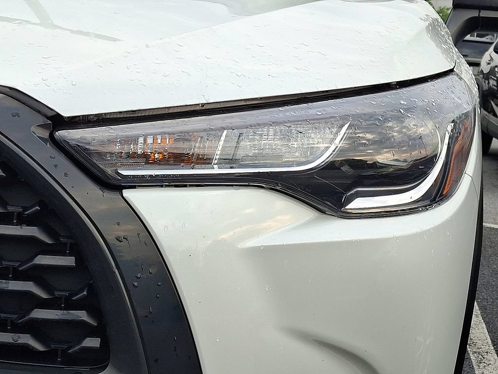 Used 2023 Toyota Corolla Cross L AWD/4WD image 10