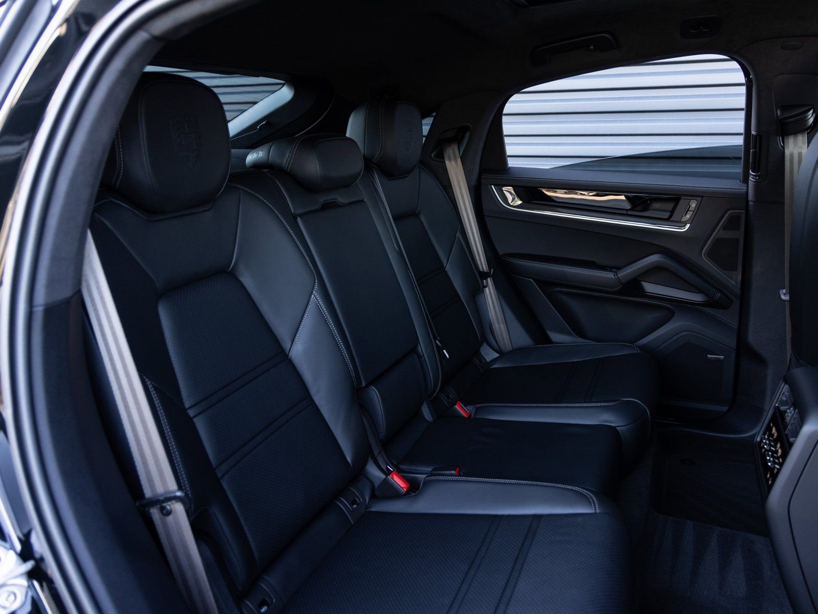 New 2026 Porsche Cayenne Turbo AWD/4WD image 31