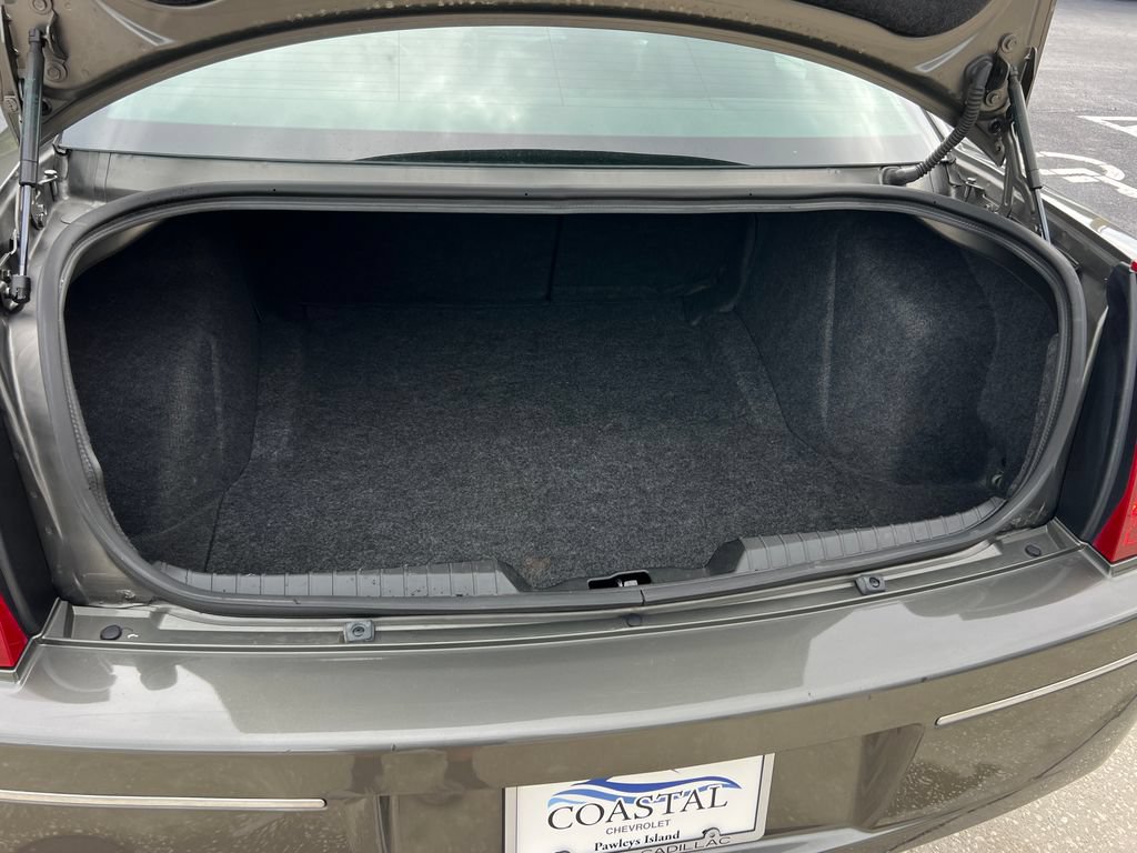 Used 2010 Chrysler 300 Touring RWD image 17