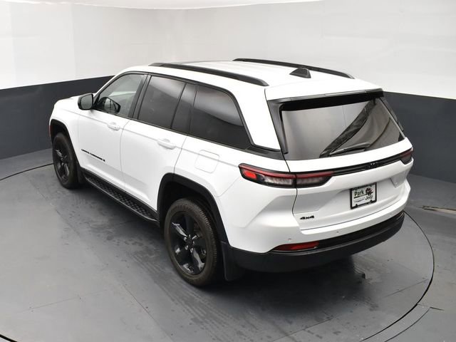 Used 2023 Jeep Grand Cherokee Altitude image 16