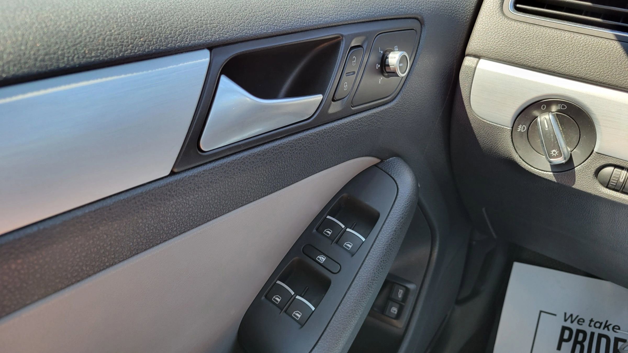 Used 2014 Volkswagen Jetta SEL Premium FWD image 24