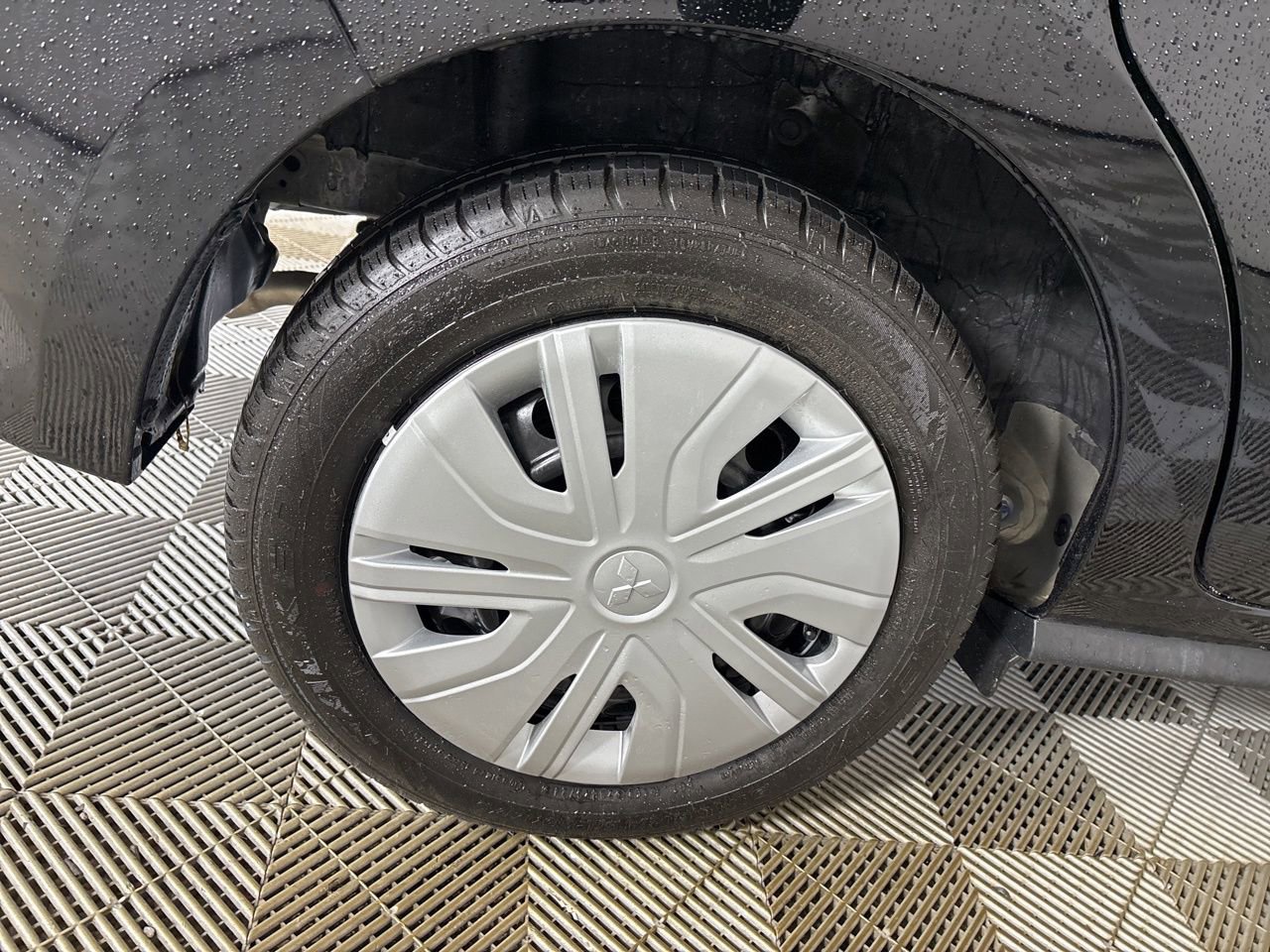 Used 2024 Mitsubishi Mirage ES image 31