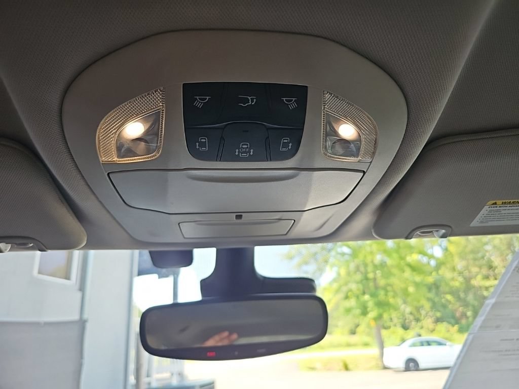Used 2018 Chrysler Pacifica Touring-L Plus w/ Advanced Safetytec Group FWD image 33