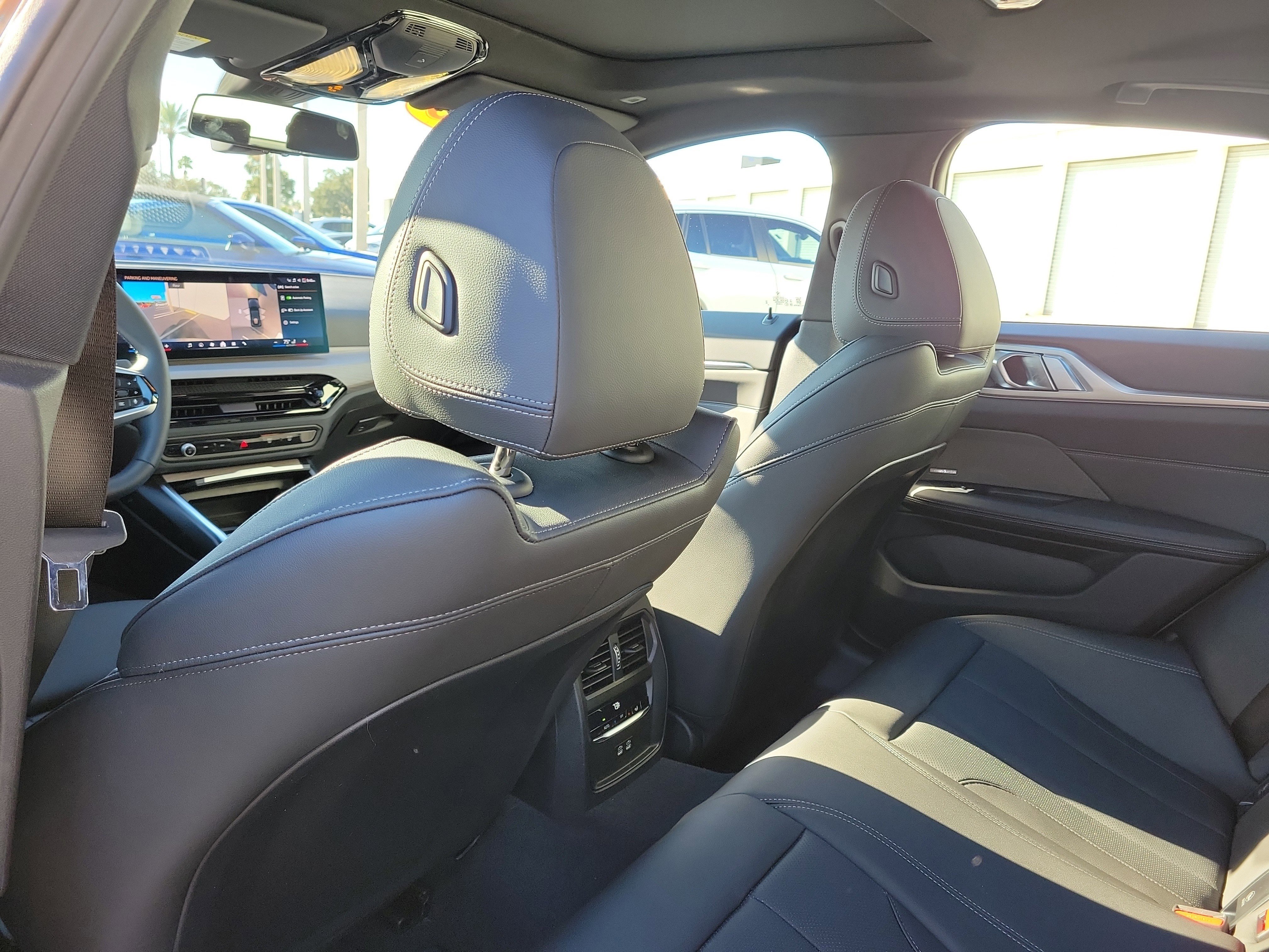 Used 2025 BMW 430i w/ Premium Package image 11