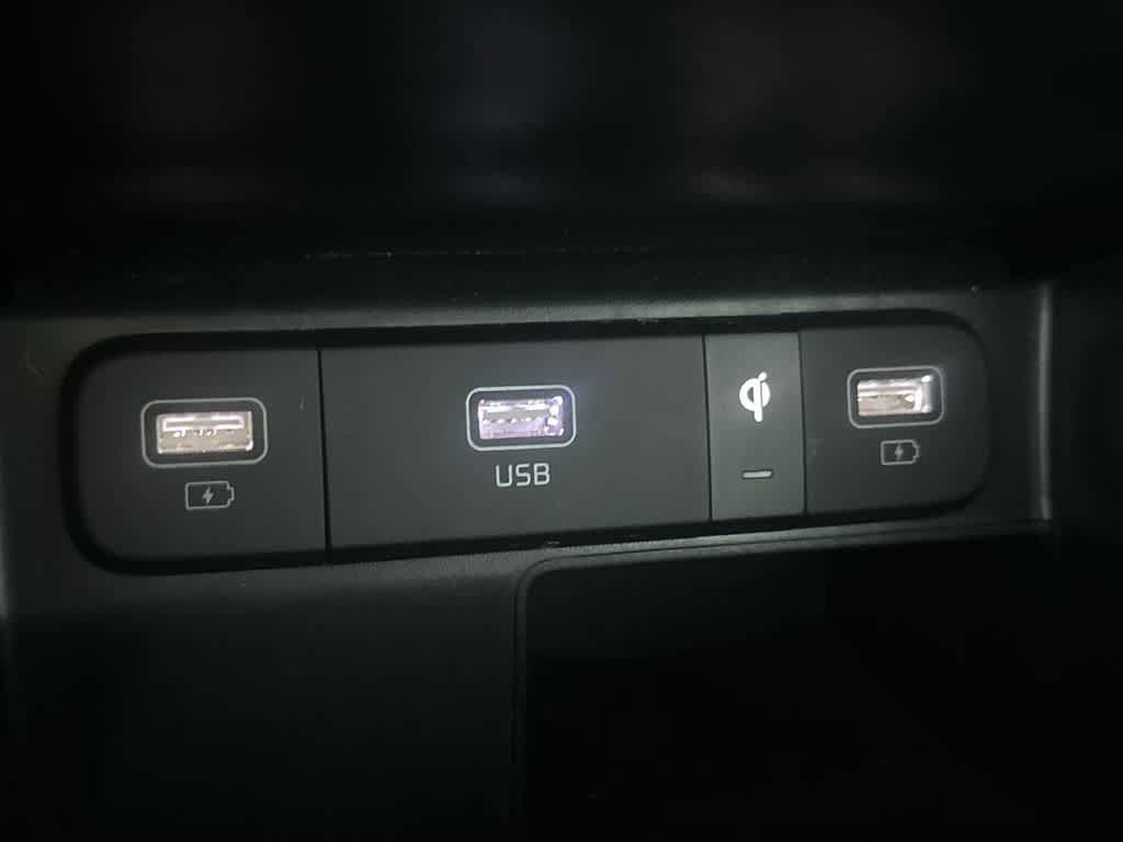 Certified 2023 Kia Sorento S FWD image 17