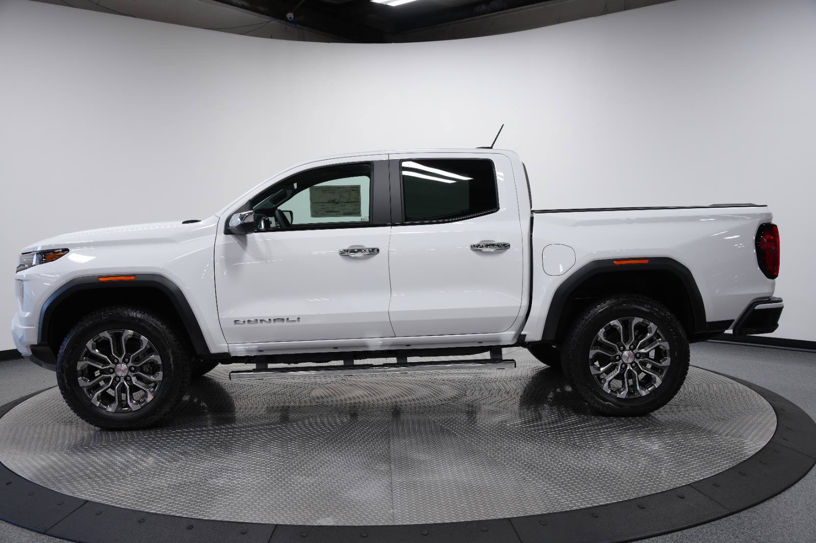 New 2026 GMC Canyon Denali AWD/4WD image 4