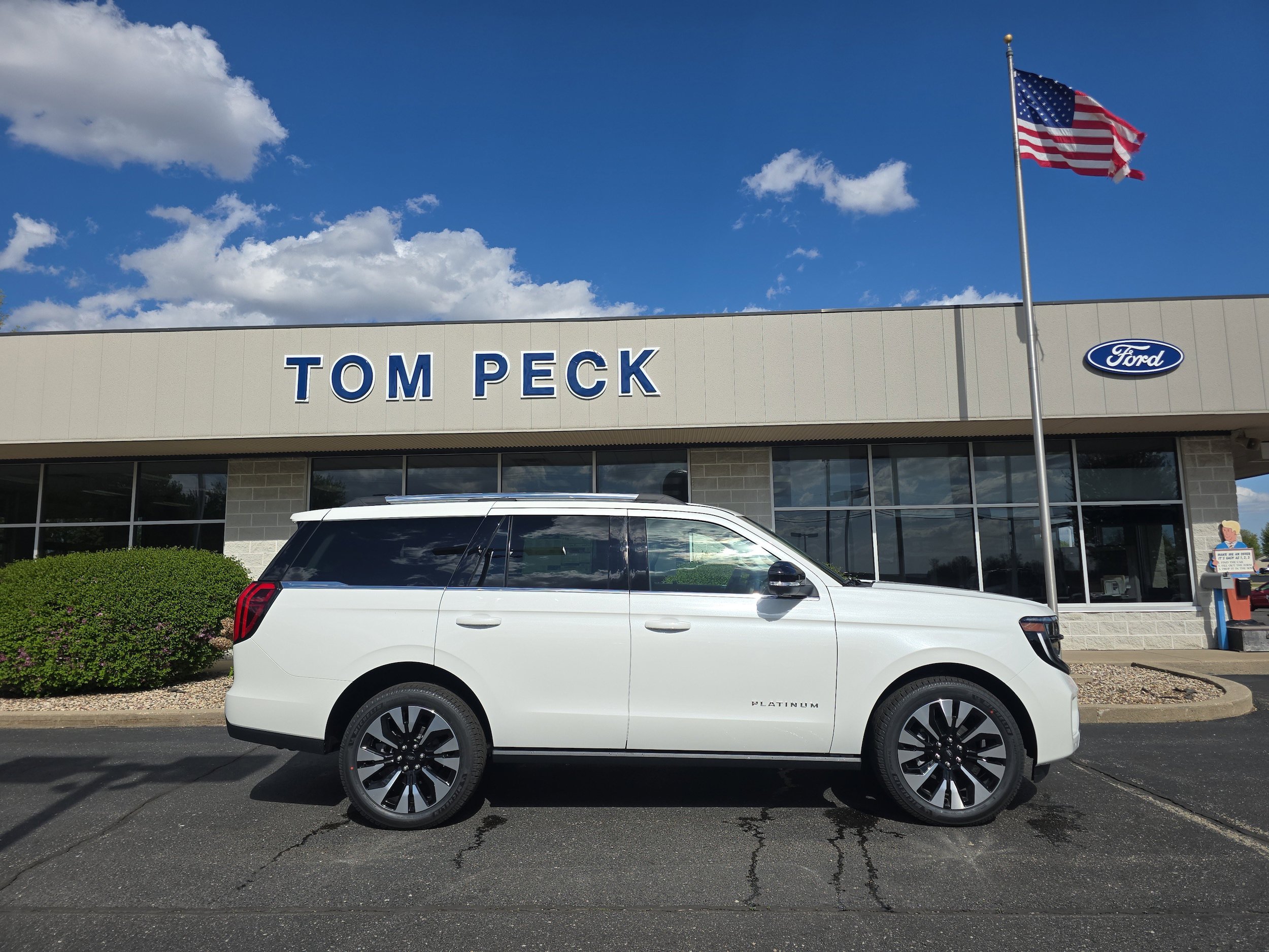 New 2026 Ford Expedition Platinum w/ Driver's Package AWD/4WD image 6