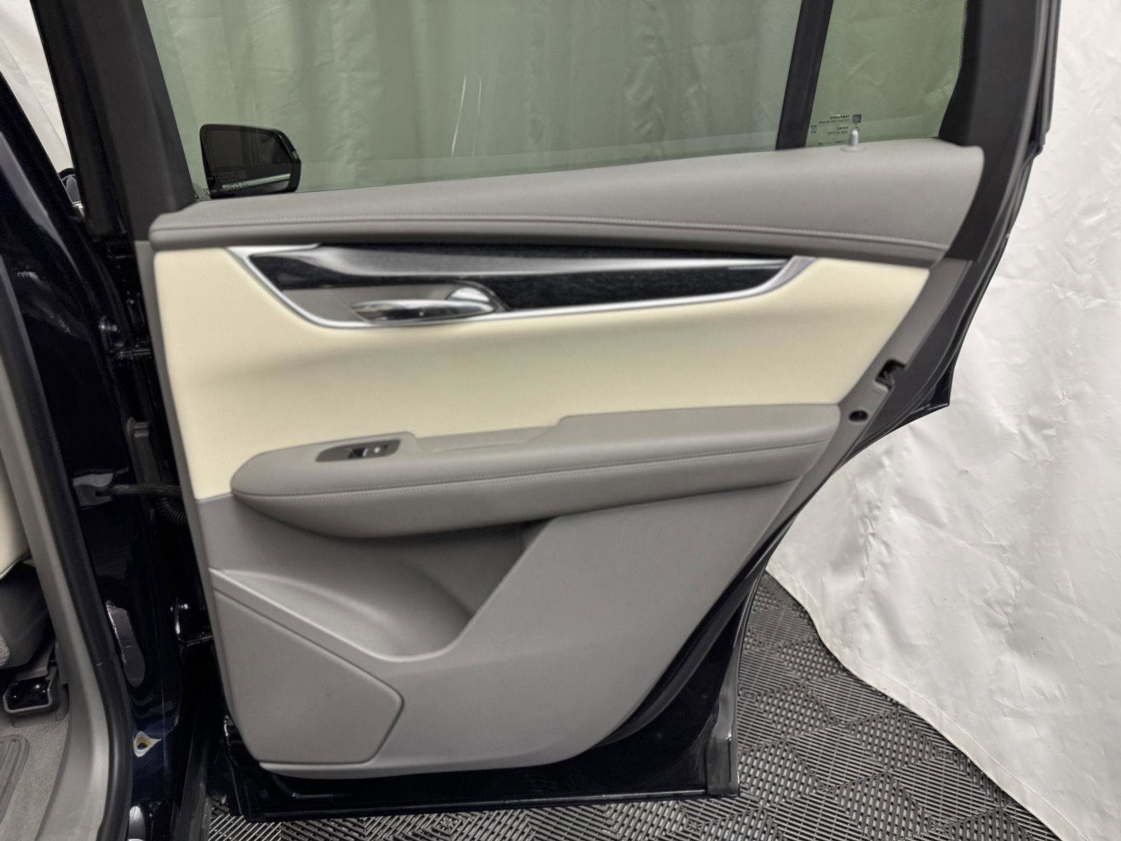 Used 2021 Cadillac XT6 Premium Luxury image 30