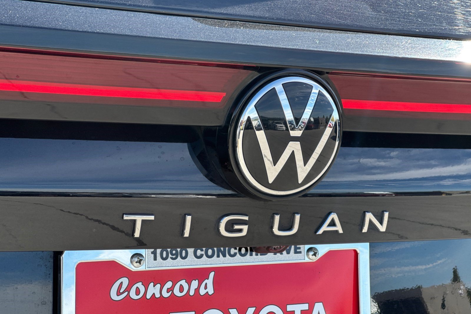 Used 2026 Volkswagen Tiguan SE AWD/4WD image 28