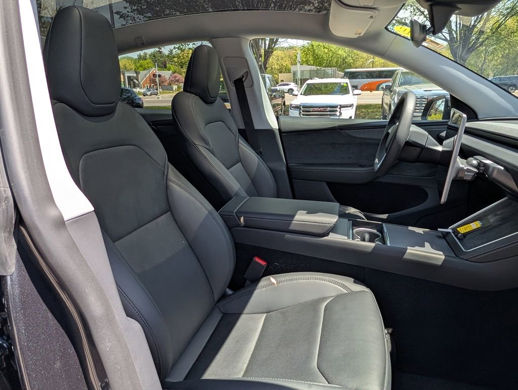 Used 2026 Tesla Model Y Long Range AWD/4WD image 17