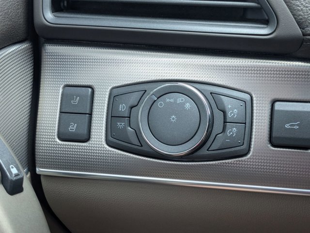 Used 2015 Lincoln MKX FWD w/ Equipment Group 101A image 11