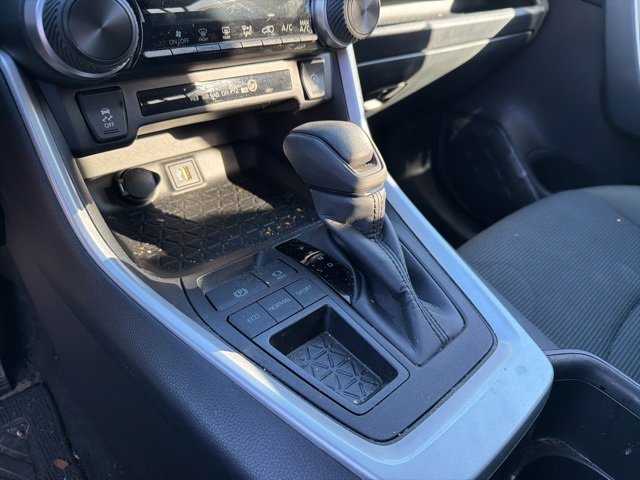 Used 2024 Toyota RAV4 LE image 21