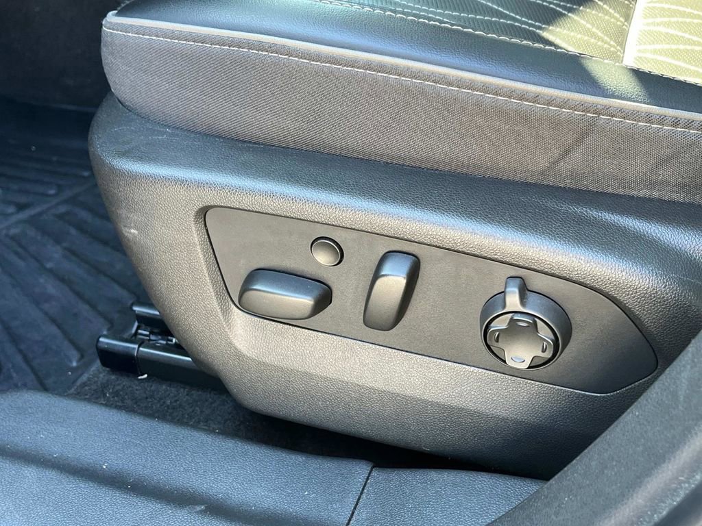 Used 2022 Buick Envision Avenir w/ Premium Seat Package image 29