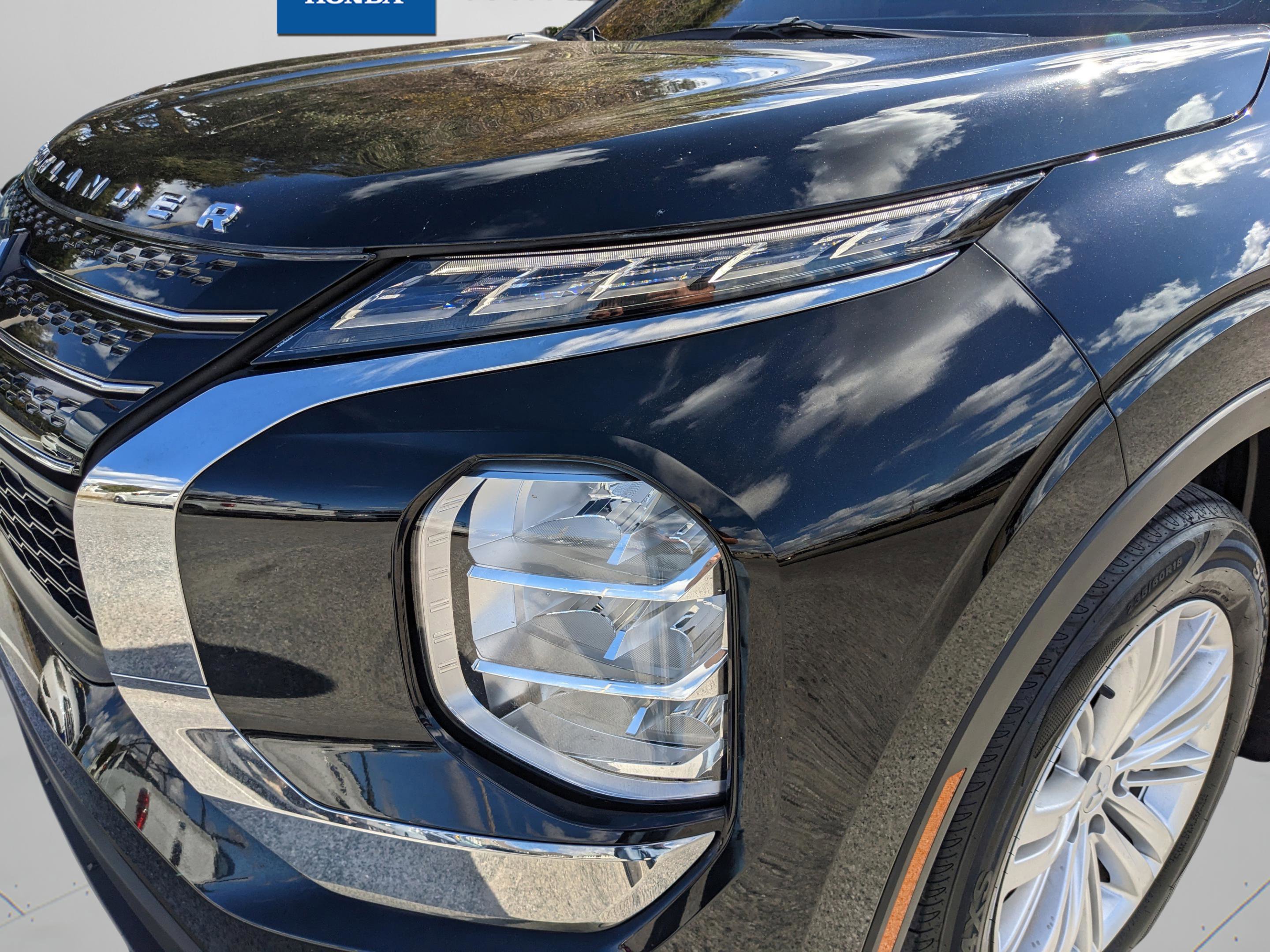 Used 2023 Mitsubishi Outlander ES image 38