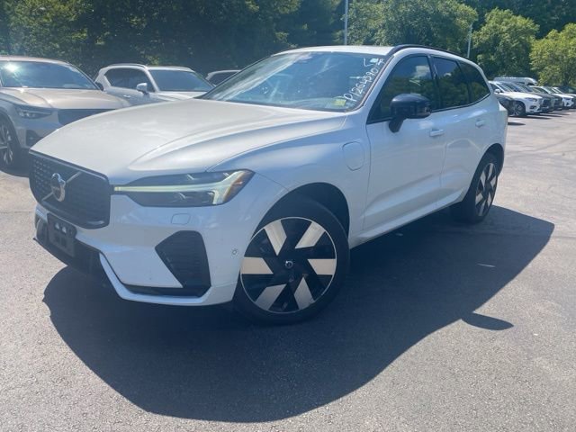 Used 2023 Volvo XC60 T8 Ultimate w/ Climate Package AWD/4WD image 4