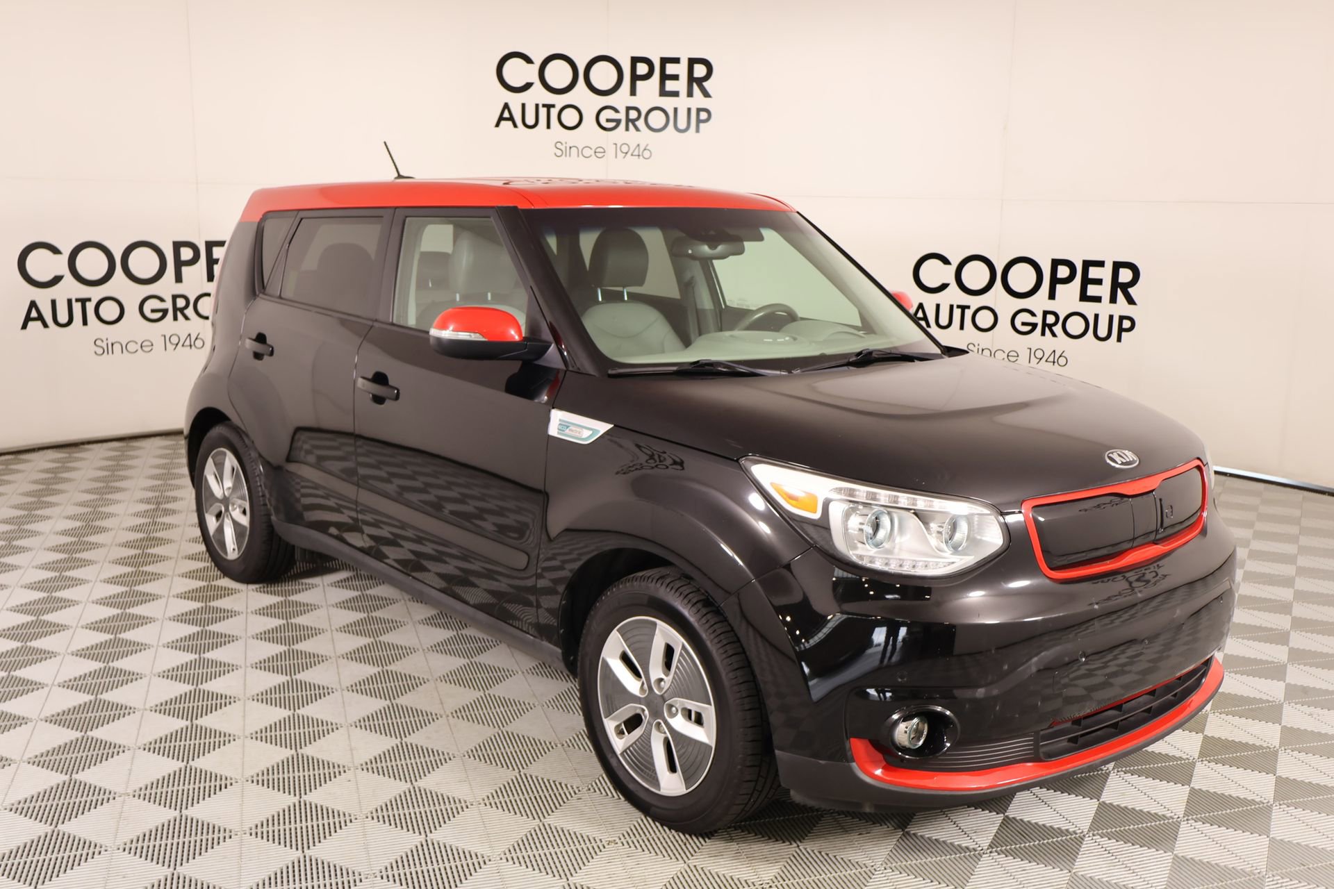 Used 2018 Kia Soul EV + image 1