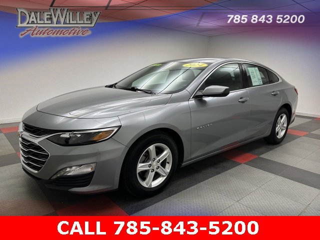 Used 2024 Chevrolet Malibu LT image 3