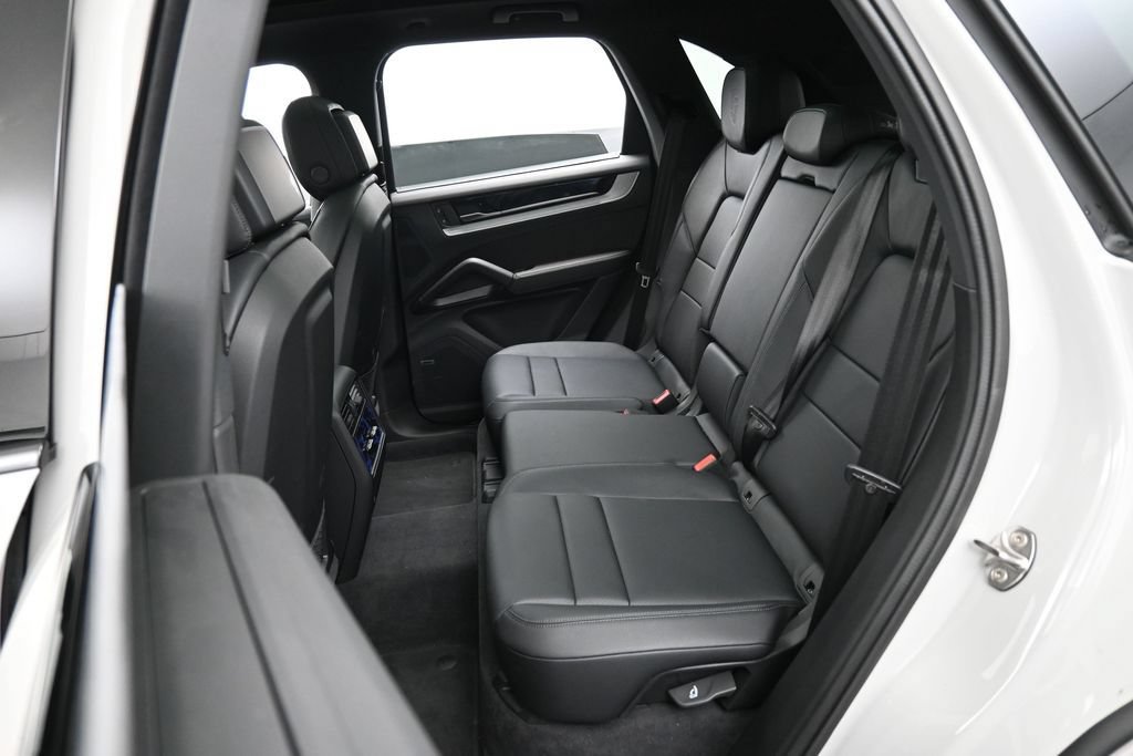 Certified 2025 Porsche Cayenne S AWD/4WD image 26