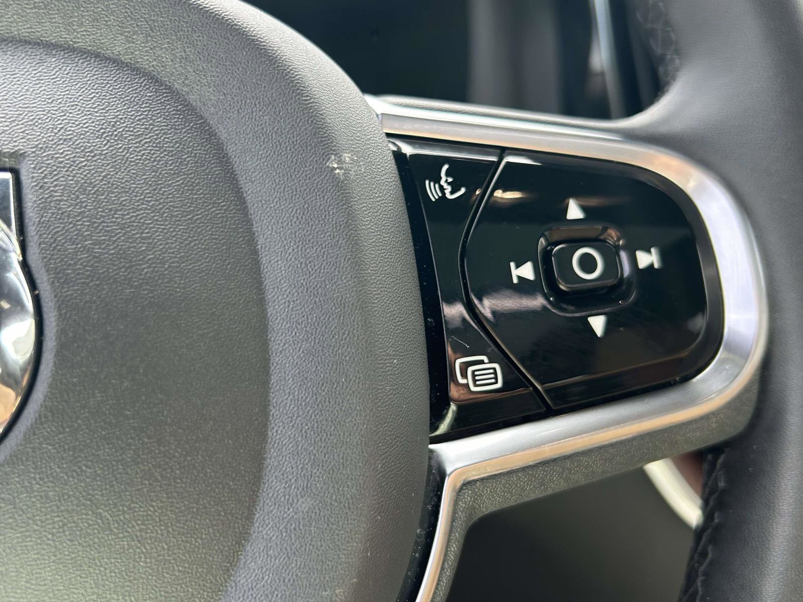 Certified 2023 Volvo XC60 B5 Ultimate image 22