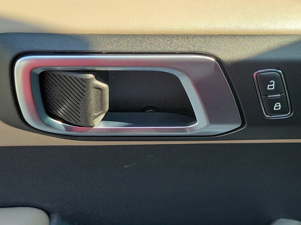 Used 2023 Ford Bronco Wildtrak image 15