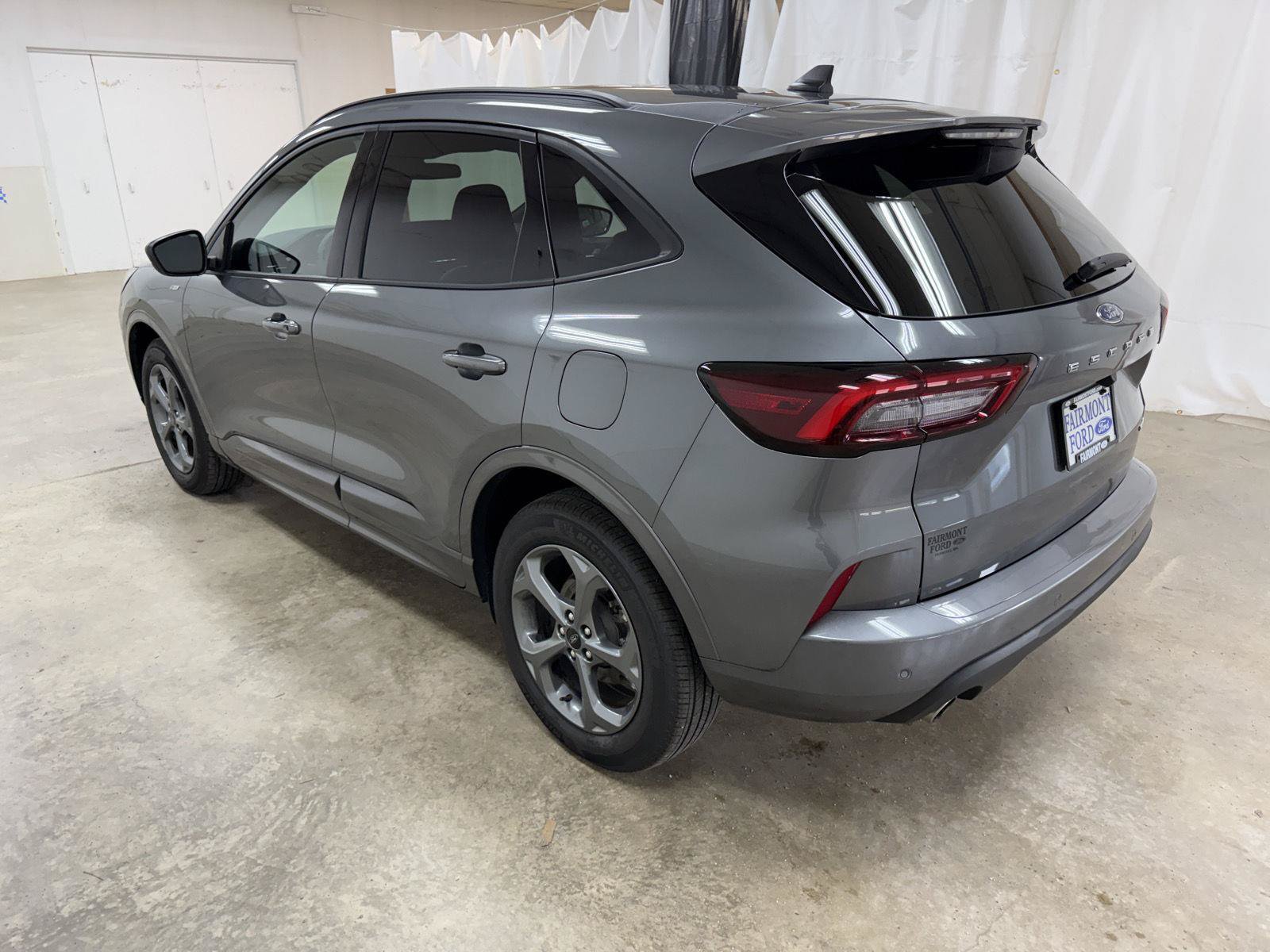 Used 2024 Ford Escape ST-Line w/ Tech Pack #1 AWD/4WD image 5