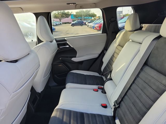 New 2025 Mitsubishi Outlander SE image 14