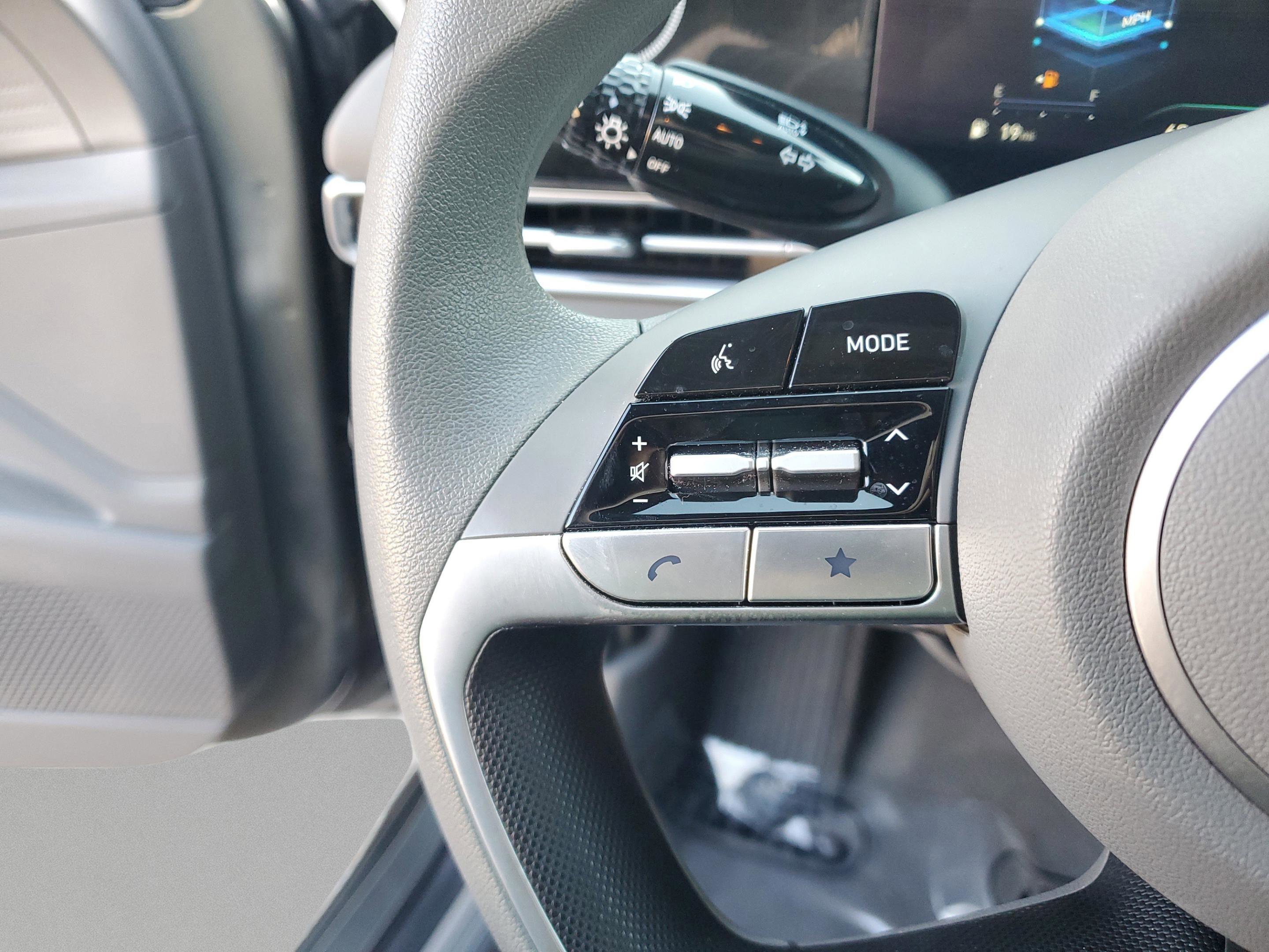 Used 2024 Hyundai Elantra SEL image 24