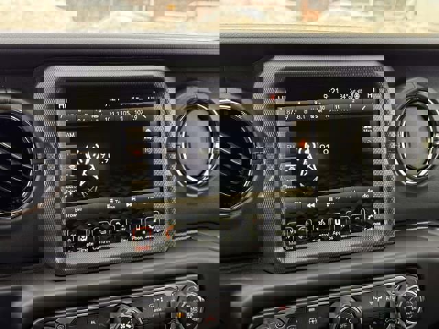 Used 2023 Jeep Gladiator Overland image 21