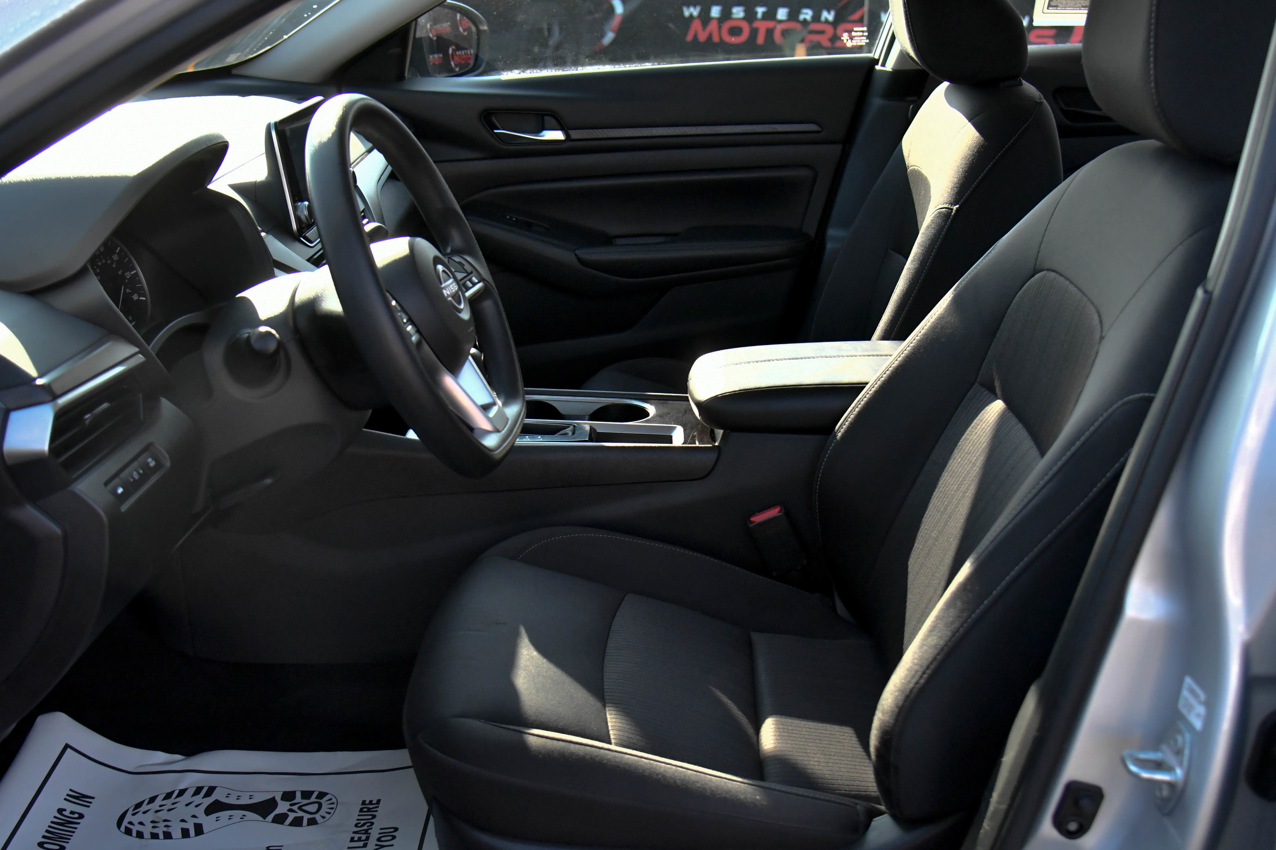 Used 2024 Nissan Altima 2.5 SV image 17