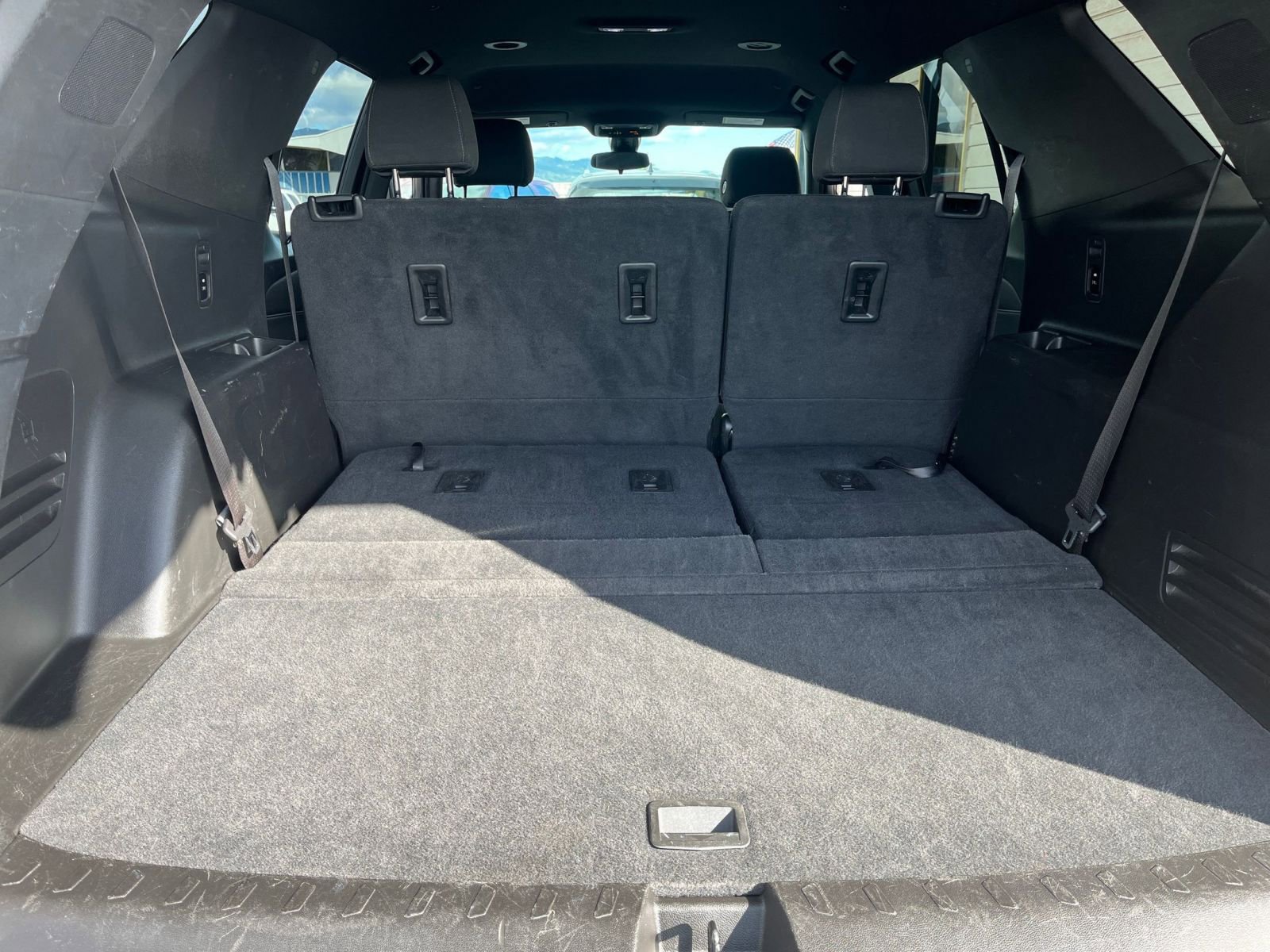 Used 2023 Chevrolet Traverse LT image 30