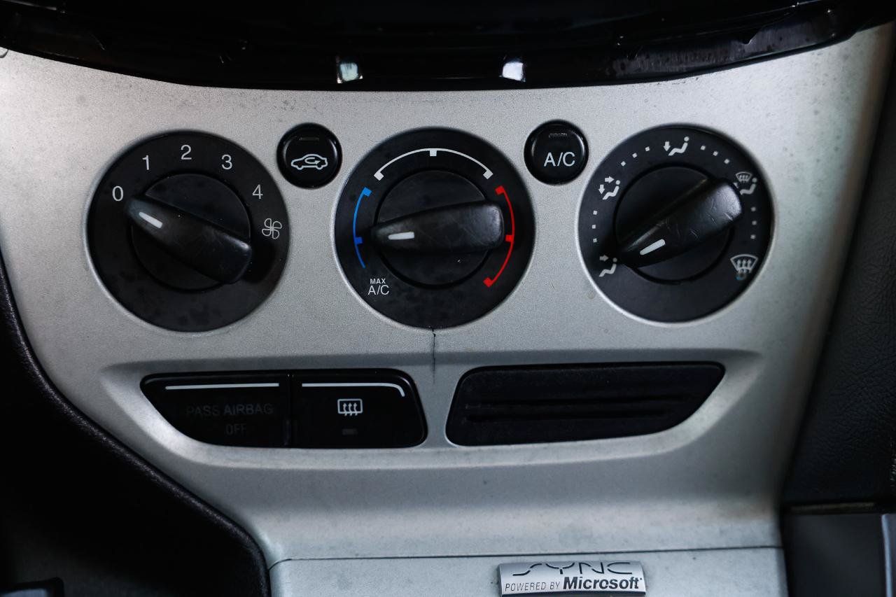 Used 2013 Ford Focus SE FWD image 30