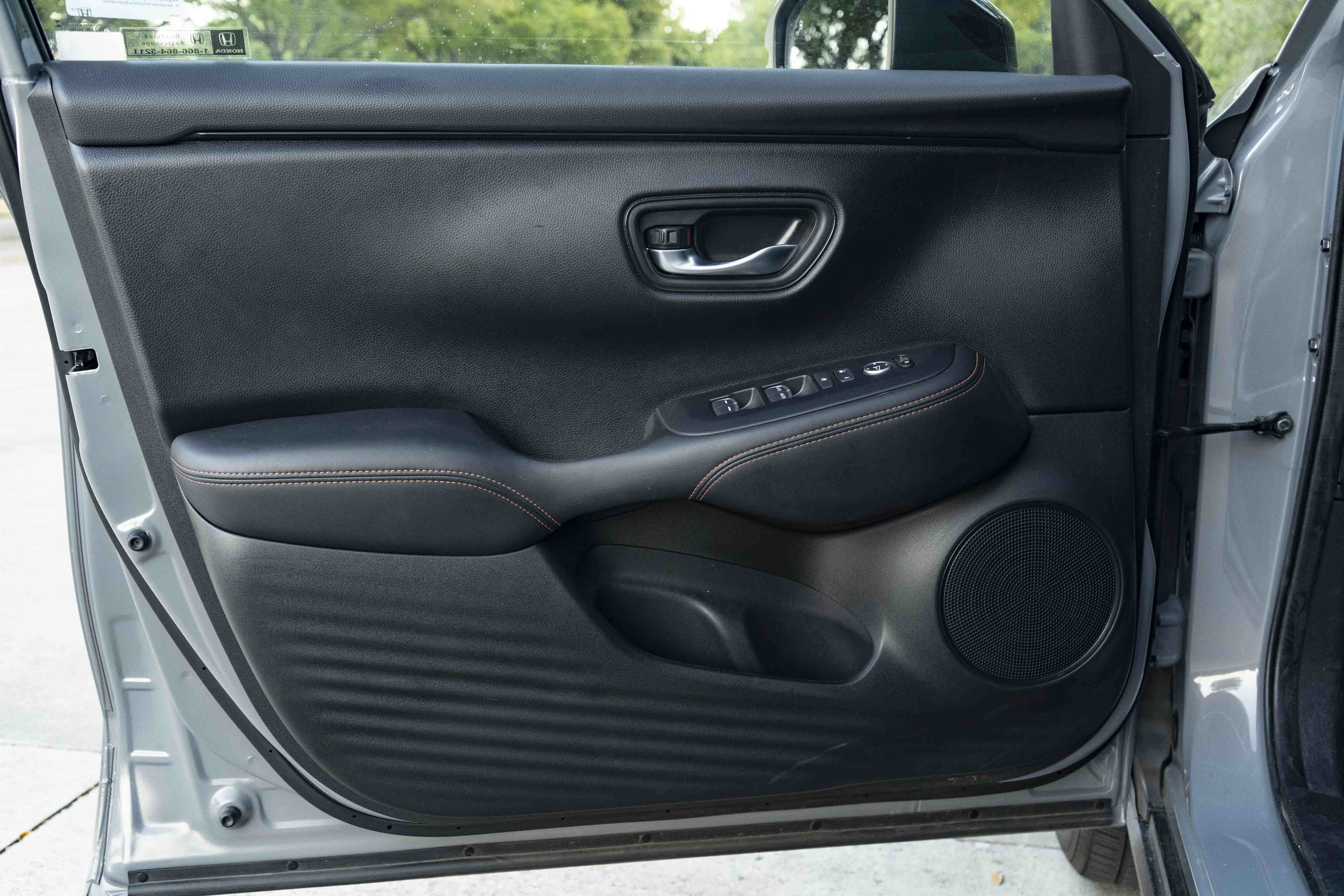 Certified 2025 Honda HR-V Sport image 37