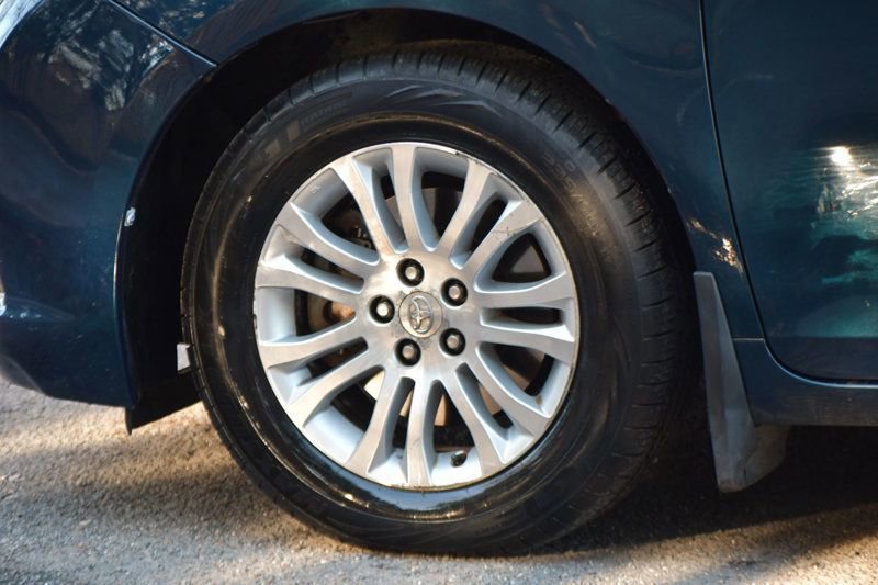 Used 2011 Toyota Sienna XLE w/ Premium Pkg image 12