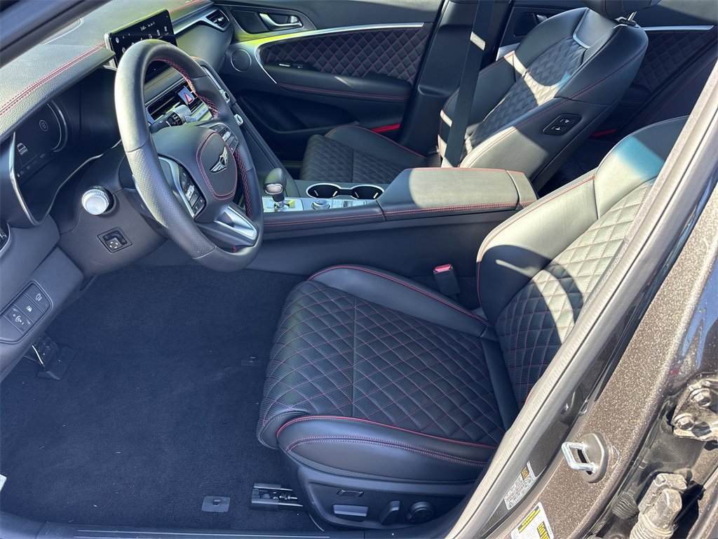 Used 2025 Genesis G70 3.3T Advanced w/ Sport Prestige Package image 9