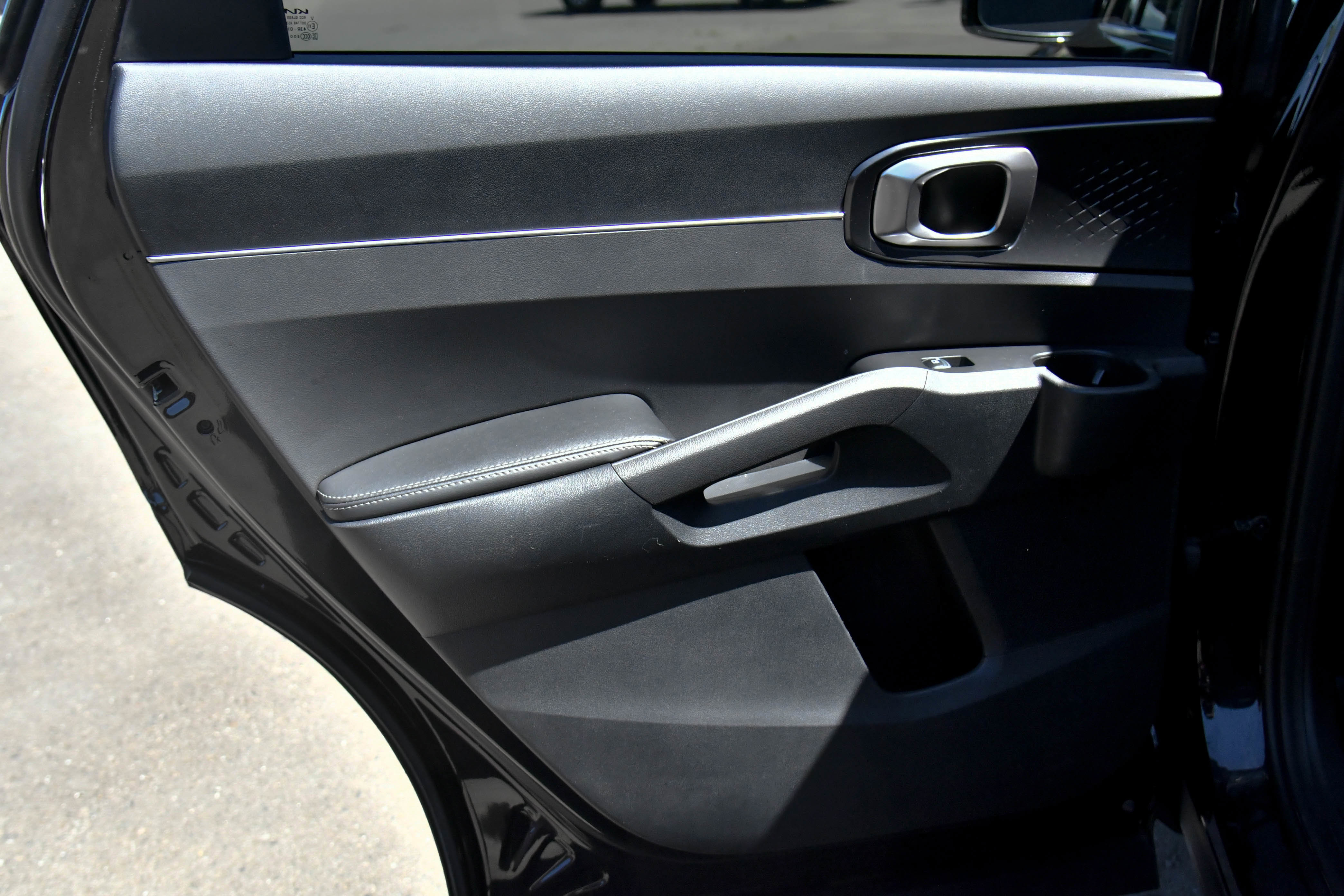 Used 2024 Kia Sorento S image 38