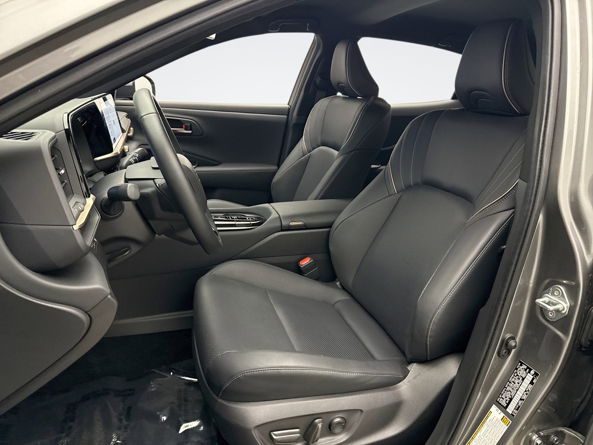 Used 2025 Toyota Crown XLE AWD/4WD image 11