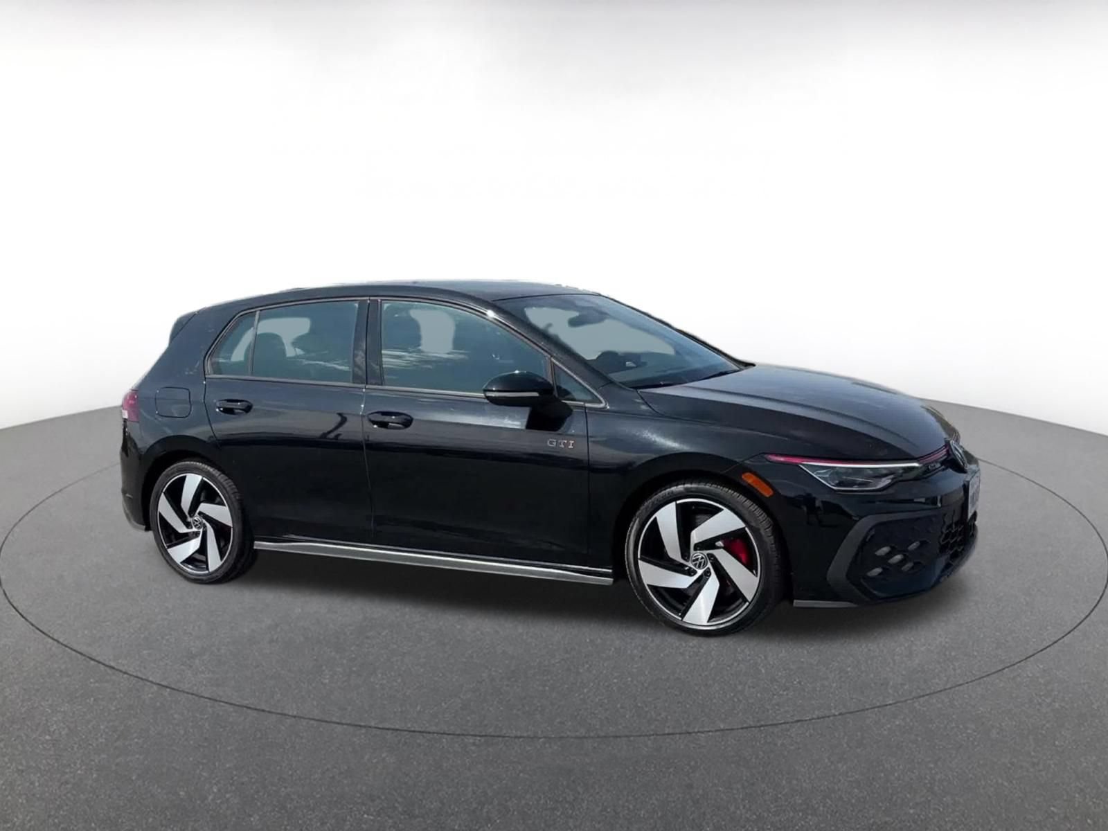 Used 2026 Volkswagen Golf S FWD image 2