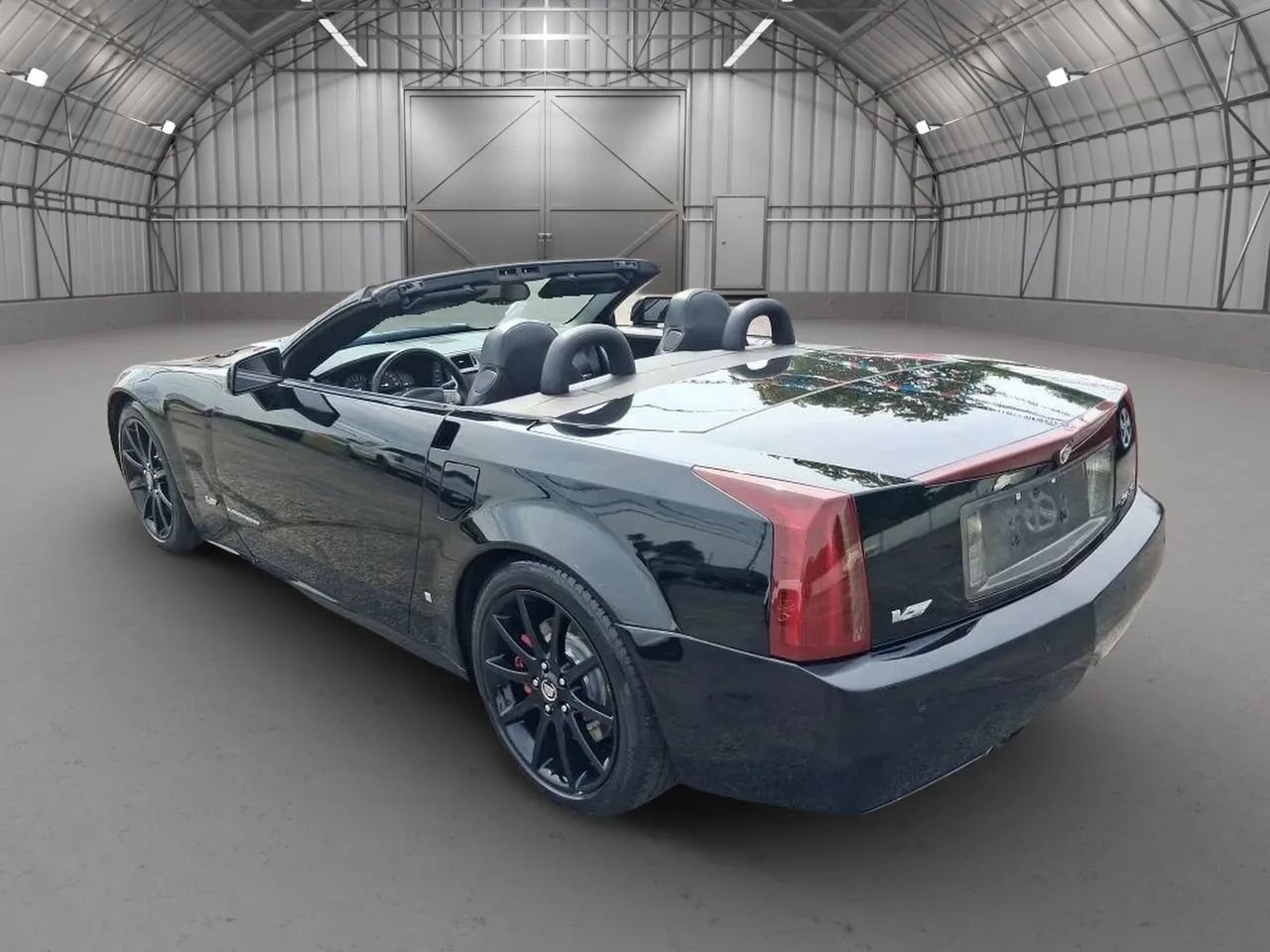 Used 2006 Cadillac XLR V RWD image 34